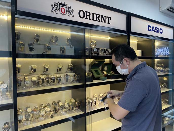 Cửa hàng đồng hồ chính hãng Watchstore có uy tín không?