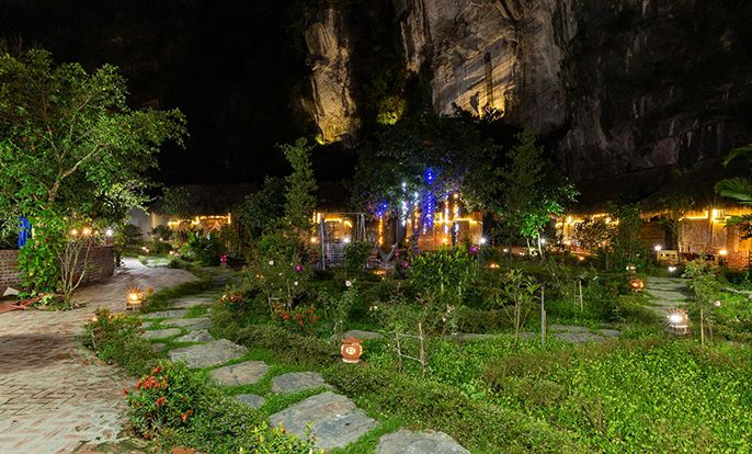 5 vị trí lắp đèn LED trang trí sân vườn đẹp nhất cho homestay