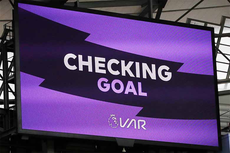 Công Nghệ VAR Là Gì? Tìm Hiểu Về Vai Trò Và Cách Sử Dụng Trong Bóng Đá 