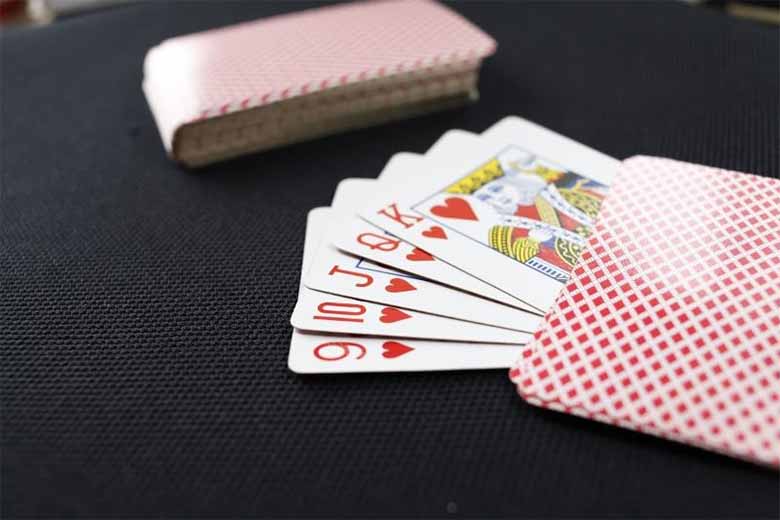 Luật chơi phỏm từ A–Z: Cách chơi, tính điểm và mẹo tránh sai lầm
